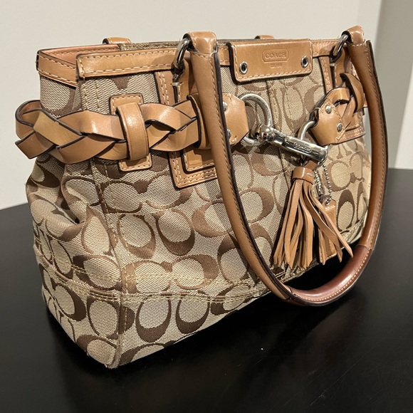 Coach purse - Picture 3 of 9